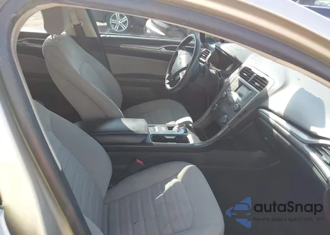 2019 Ford Fusion S z USA, uszkodzony, nr VIN 3FA6P0G77KR232824